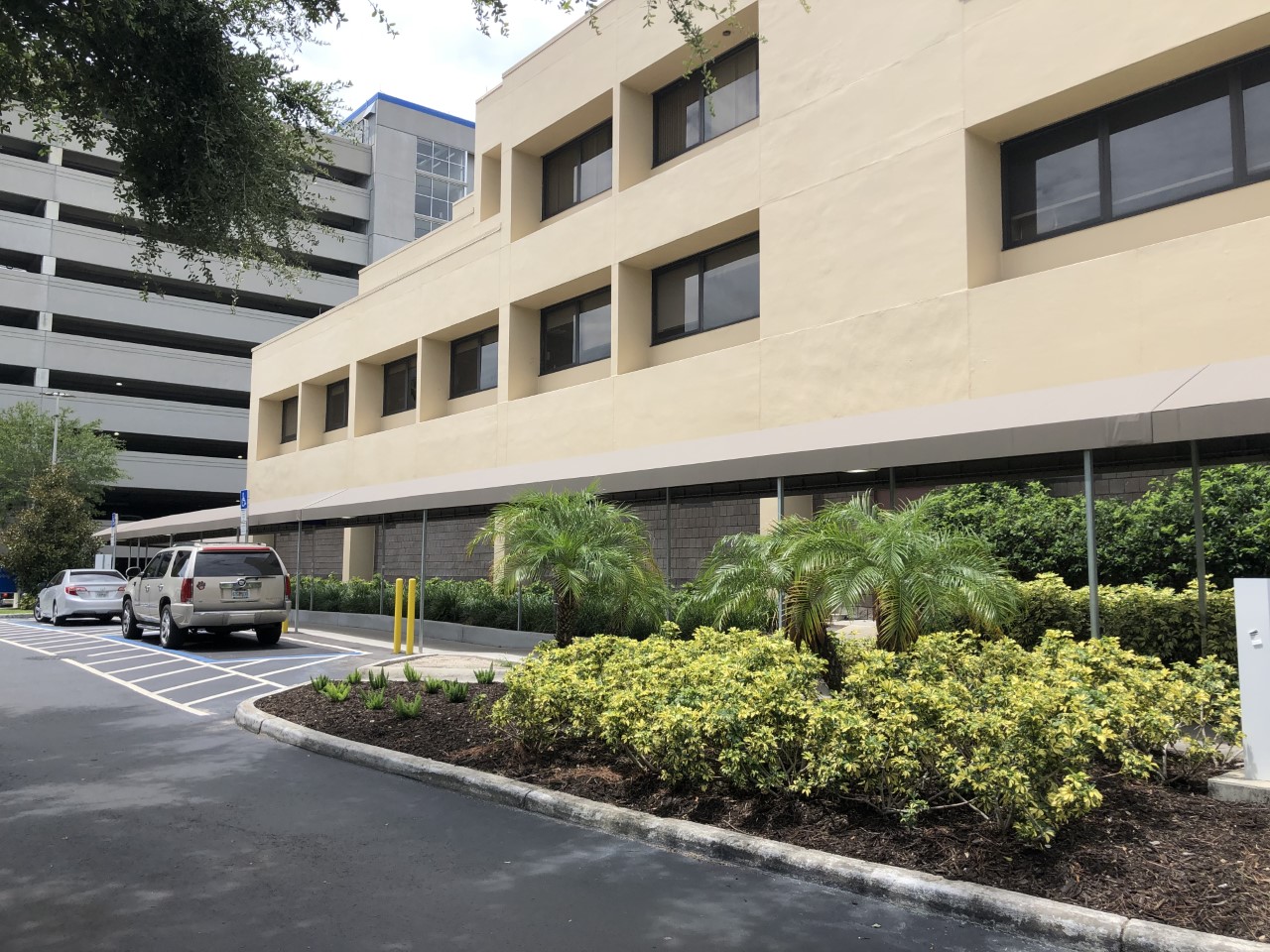 Commercial awning - hospital